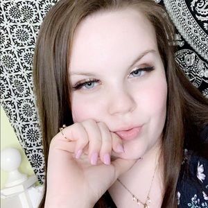 Meet your Posher, Shelly